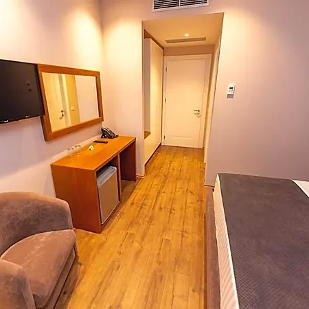Hotel Light 3*