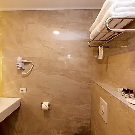 Light Hotel Babrru